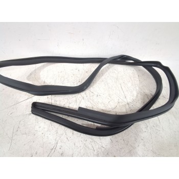 Recambio de gomas contorno puerta para toyota auris (_e15_) 1.6 (zre151_) referencia OEM IAM 6231202230 / 6786712150  