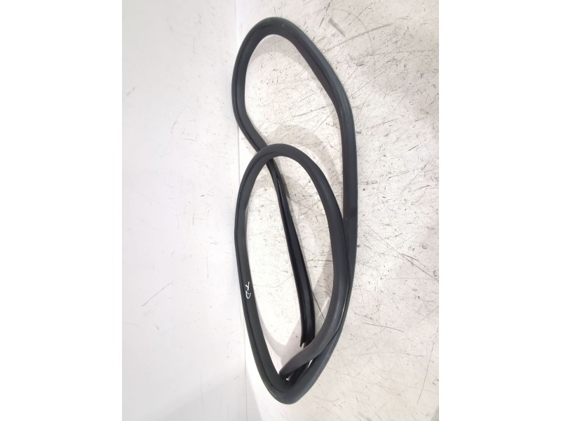 Recambio de gomas contorno puerta para toyota auris (_e15_) 1.6 (zre151_) referencia OEM IAM 6233202250  