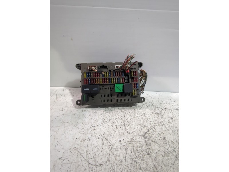 Recambio de caja reles / fusibles para land rover freelander i (l314) 2.0 td4 4x4 referencia OEM IAM YWC500210  