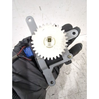 Recambio de motor apertura trampillas para toyota auris (_e15_) 1.6 (zre151_) referencia OEM IAM 638000920  