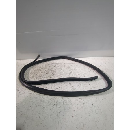 Recambio de gomas contorno puerta para land rover freelander i (l314) 2.0 td4 4x4 referencia OEM IAM LR082993  