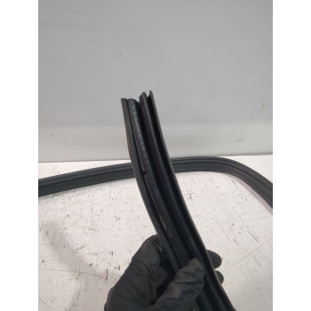 Recambio de gomas contorno puerta para land rover freelander i (l314) 2.0 td4 4x4 referencia OEM IAM LR082993  