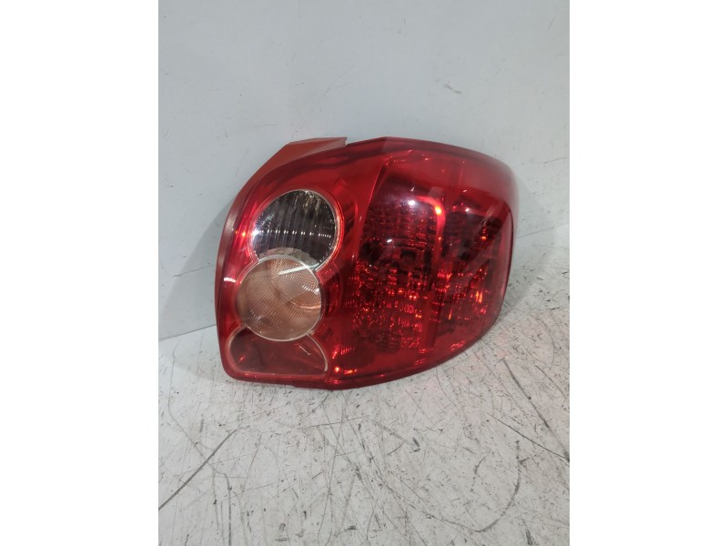 Recambio de piloto trasero derecho para toyota auris (_e15_) 1.6 (zre151_) referencia OEM IAM 8155102380  