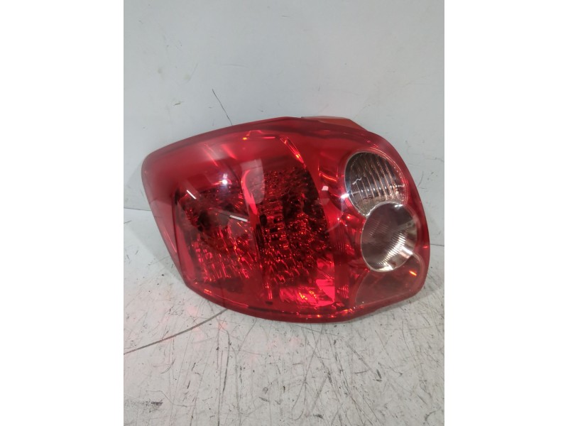 Recambio de piloto trasero izquierdo para toyota auris (_e15_) 1.6 (zre151_) referencia OEM IAM 8156102380  