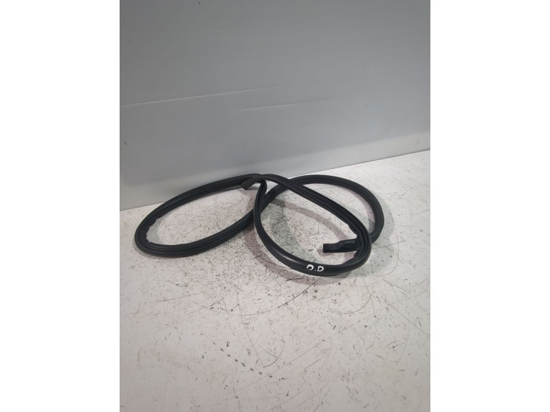 Recambio de gomas contorno puerta para land rover freelander i (l314) 2.0 td4 4x4 referencia OEM IAM BJ3220708A  