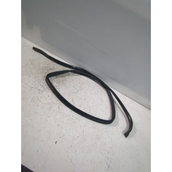 Recambio de gomas contorno puerta para land rover freelander i (l314) 2.0 td4 4x4 referencia OEM IAM LR058561  