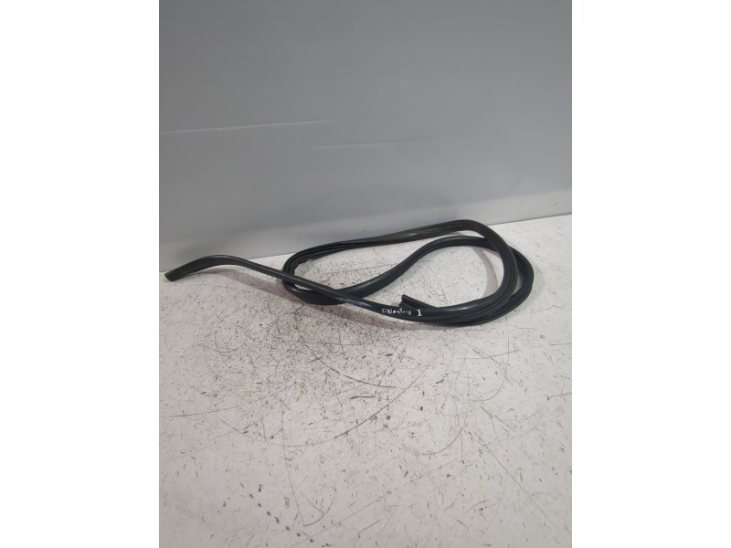 Recambio de gomas contorno puerta para land rover freelander i (l314) 2.0 td4 4x4 referencia OEM IAM LR113846  