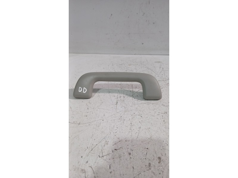 Recambio de asidero techo delantero derecho para toyota auris (_e15_) 1.6 (zre151_) referencia OEM IAM 6746838010  