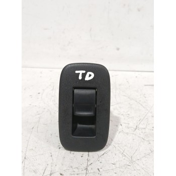 MANDO ELEVALUNAS TRASERO DERECHO 848100D030 