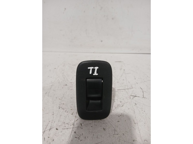 Recambio de mando elevalunas trasero izquierdo para toyota auris (_e15_) 1.6 (zre151_) referencia OEM IAM 848100D030  