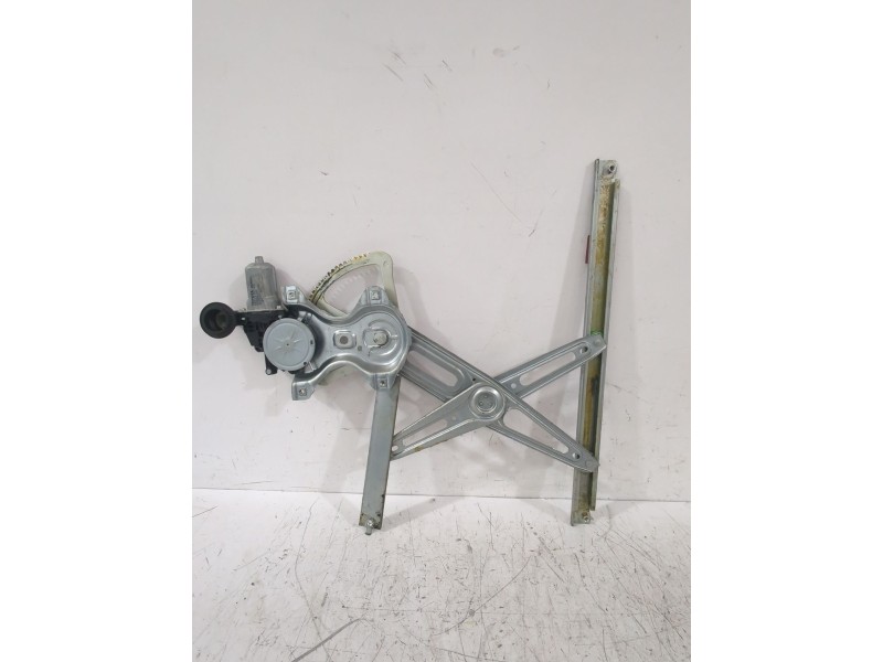 Recambio de elevalunas delantero derecho para toyota auris (_e15_) 1.6 (zre151_) referencia OEM IAM 6981002320  