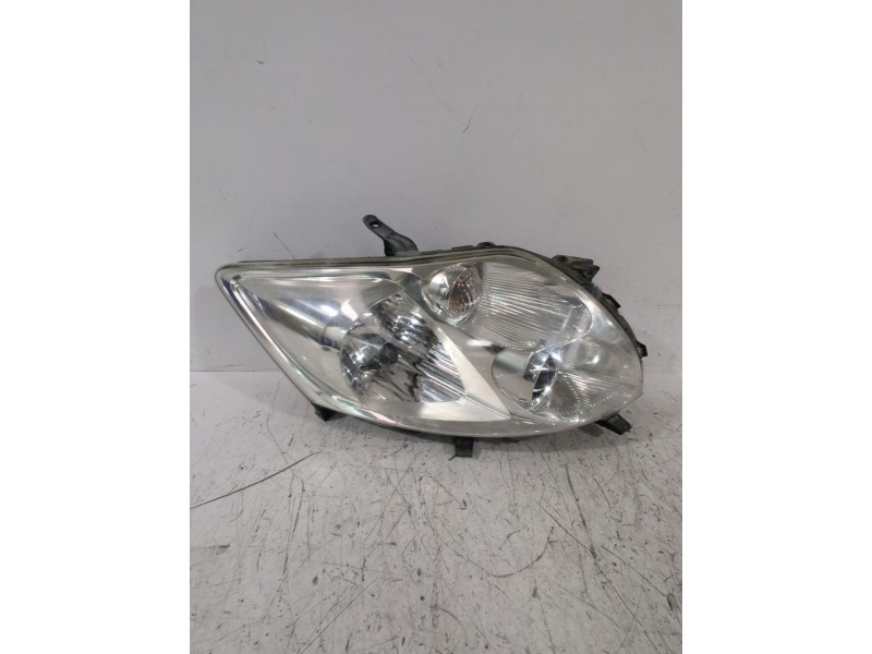 Recambio de faro derecho para toyota auris (_e15_) 1.6 (zre151_) referencia OEM IAM 8113002470  