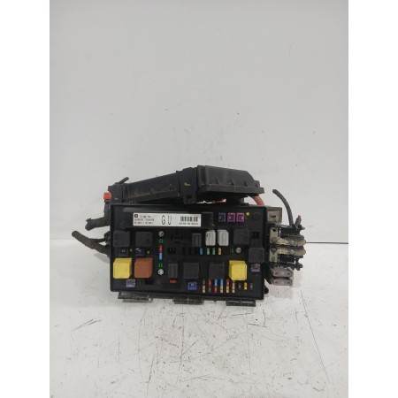 Recambio de caja reles / fusibles para opel astra h sedán (a04) 1.7 cdti (l69) referencia OEM IAM 13206748  