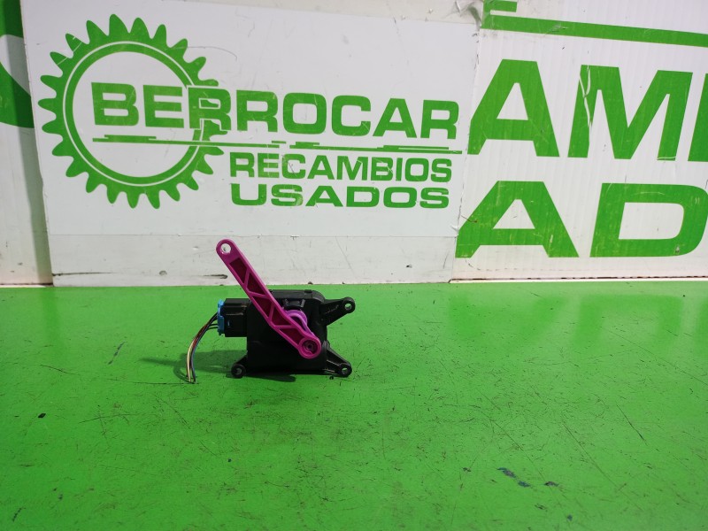 Recambio de motor apertura trampilla para audi a4 berlina (8e) 2.5 tdi (120kw) referencia OEM IAM 663824G  