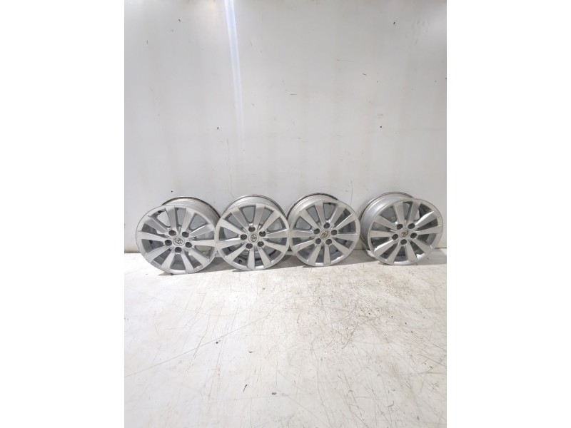 Recambio de juego llantas para toyota auris (_e15_) 1.6 (zre151_) referencia OEM IAM HL42801  