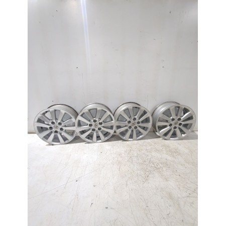 Recambio de juego llantas para toyota auris (_e15_) 1.6 (zre151_) referencia OEM IAM HL42801  