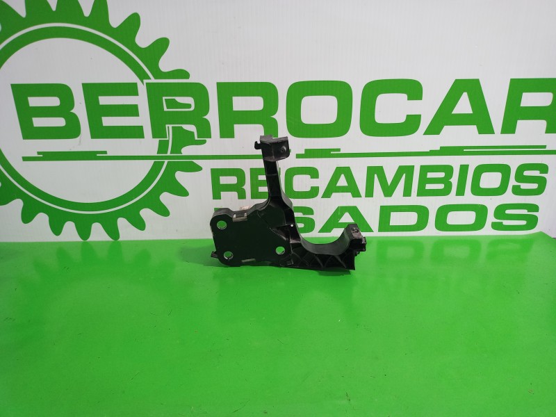 Recambio de soporte faro izquierdo para renault scenic ii 1.5 dci diesel referencia OEM IAM 8200137495  