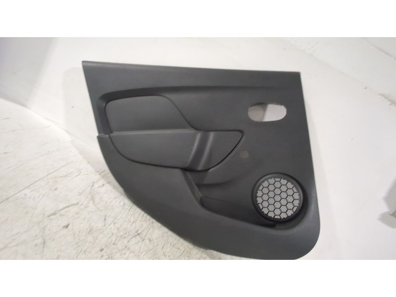 Recambio de guarnecido puerta trasera izquierda para dacia sandero ii (b8_) 1.5 dci referencia OEM IAM 829A18825R  