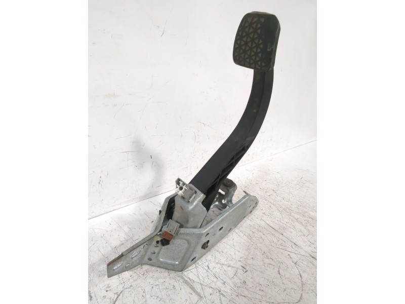 Recambio de pedal embrague para opel astra h gtc (a04) 1.7 cdti (l08) referencia OEM IAM 28870  