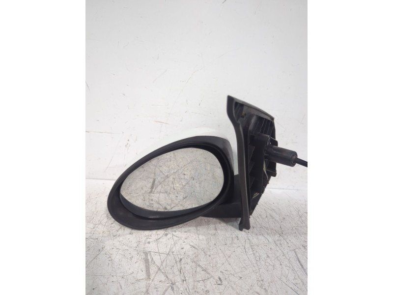 Recambio de retrovisor izquierdo para peugeot 107 (pm_, pn_) 1.4 hdi referencia OEM IAM 013775  