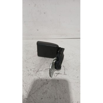 Recambio de enganche cinturon trasero derecho para peugeot 107 (pm_, pn_) 1.4 hdi referencia OEM IAM 8974LP  