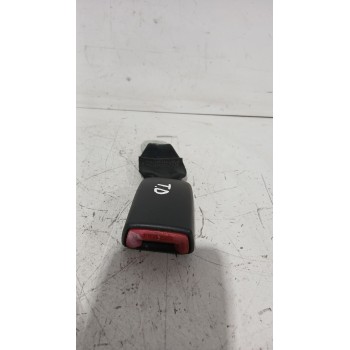 Recambio de enganche cinturon trasero derecho para peugeot 107 (pm_, pn_) 1.4 hdi referencia OEM IAM 8974LP  