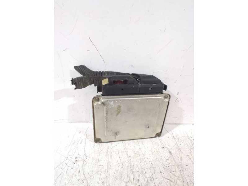 Recambio de centralita motor uce para peugeot 107 (pm_, pn_) 1.4 hdi referencia OEM IAM 038906012FB  