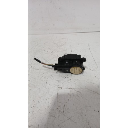 Recambio de motor apertura trampilla para opel astra h gtc (a04) 1.7 cdti (l08) referencia OEM IAM 52406340  