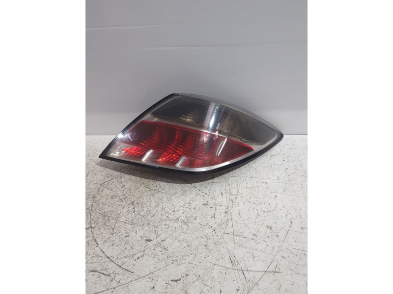 Recambio de piloto trasero derecho para opel astra h gtc (a04) 1.7 cdti (l08) referencia OEM IAM 93190791  