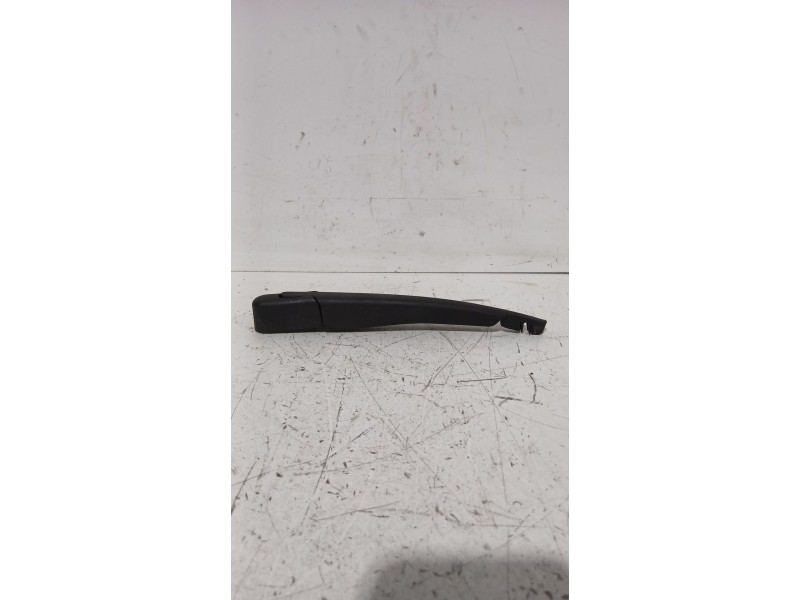 Recambio de brazo limpia trasero para opel astra h gtc (a04) 1.7 cdti (l08) referencia OEM IAM 13109107  