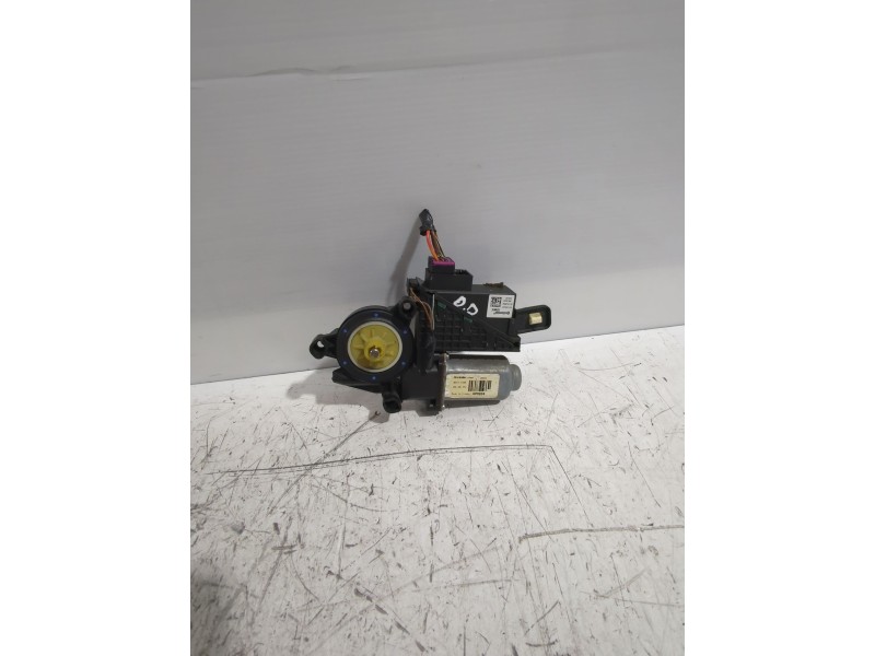 Recambio de motor elevalunas delantero derecho para volkswagen polo iv (9n_, 9a_) 1.9 sdi referencia OEM IAM 400894  