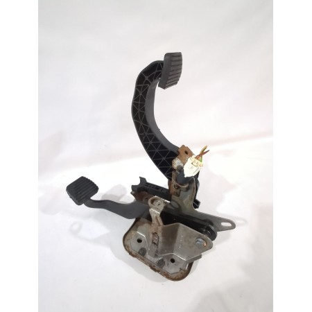 Recambio de pedalera para peugeot 206 hatchback (2a/c) 1.4 hdi eco 70 referencia OEM IAM 20989A00  