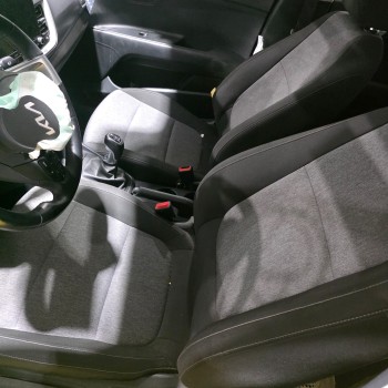 kia stonic (yb) del año 2023