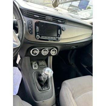 alfa romeo giulietta (940_) del año 2015