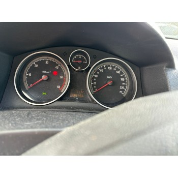 opel astra h sedán (a04) del año 2009