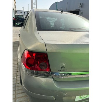 opel astra h sedán (a04) del año 2009