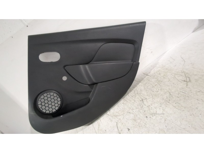 Recambio de guarnecido puerta trasera derecha para dacia sandero ii (b8_) 1.5 dci referencia OEM IAM 829A02084R  