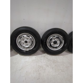 Recambio de juego llantas para ford transit caja cerrada ´06 2.2 tdci cat referencia OEM IAM 4519392  