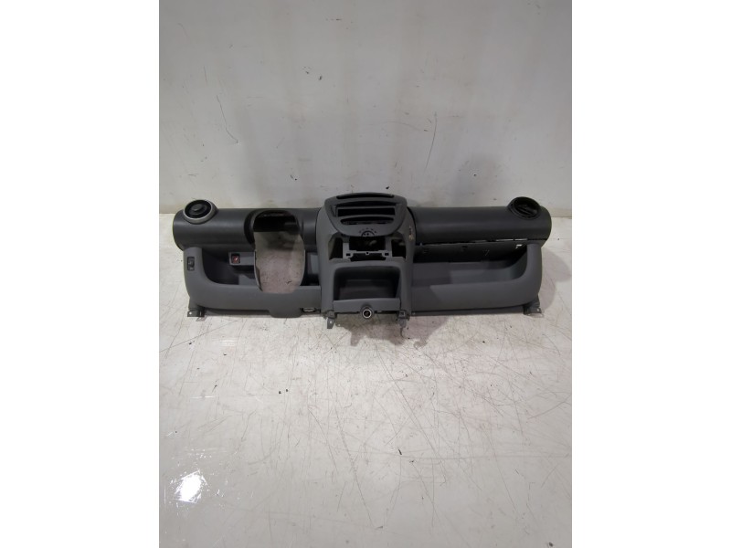 Recambio de salpicadero para peugeot 107 (pm_, pn_) 1.4 hdi referencia OEM IAM 558700H010  