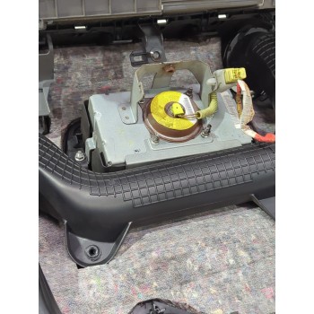 Recambio de salpicadero para peugeot 107 (pm_, pn_) 1.4 hdi referencia OEM IAM 558700H010  