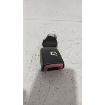 Recambio de enganche cinturon trasero derecho para peugeot 107 (pm_, pn_) 1.4 hdi referencia OEM IAM 8974LP  