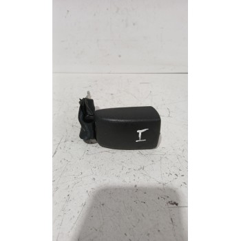 Recambio de enganche cinturon trasero izquierdo para peugeot 107 (pm_, pn_) 1.4 hdi referencia OEM IAM 8974LP  