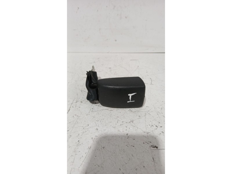 Recambio de enganche cinturon trasero izquierdo para peugeot 107 (pm_, pn_) 1.4 hdi referencia OEM IAM 8974LP  