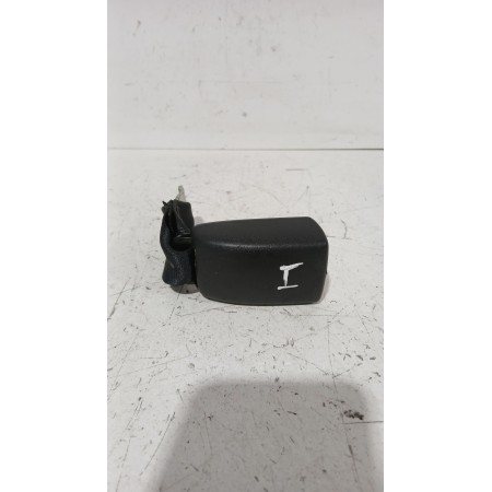 Recambio de enganche cinturon trasero izquierdo para peugeot 107 (pm_, pn_) 1.4 hdi referencia OEM IAM 8974LP  
