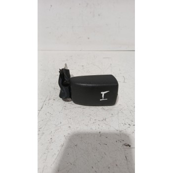 Recambio de enganche cinturon trasero izquierdo para peugeot 107 (pm_, pn_) 1.4 hdi referencia OEM IAM 8974LP  