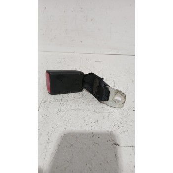 Recambio de enganche cinturon trasero izquierdo para peugeot 107 (pm_, pn_) 1.4 hdi referencia OEM IAM 8974LP  