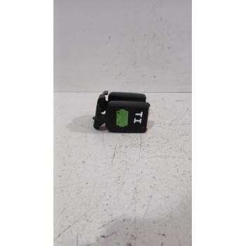 ENGANCHE CINTURON TRASERO IZQUIERDO 8200699602 