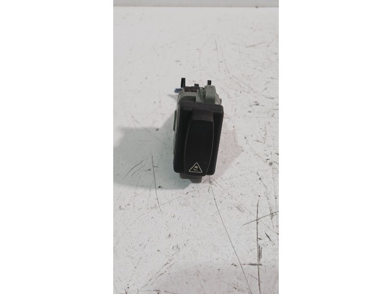 Recambio de interruptor para renault megane ii coupé-cabriolet (em0/1_) 1.5 dci (em1e) referencia OEM IAM 28082  