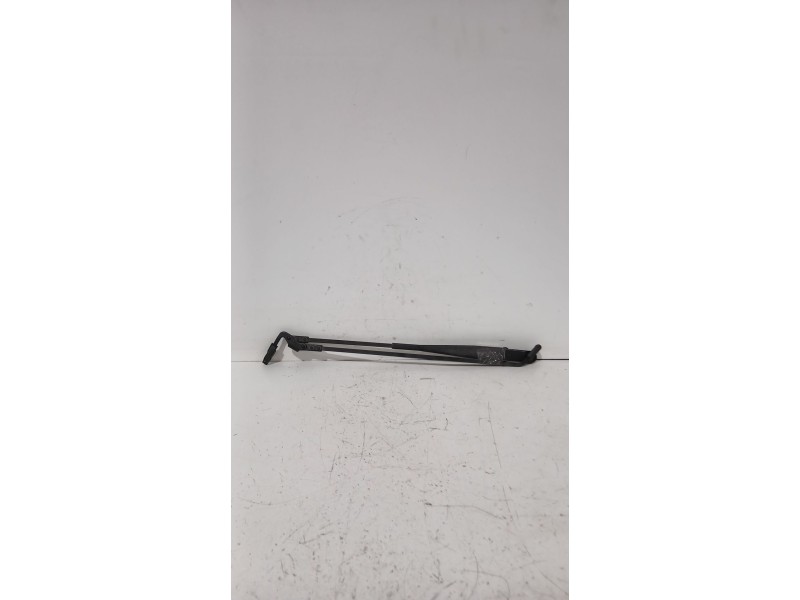 Recambio de brazo limpia delantero izquierdo para peugeot 107 (pm_, pn_) 1.4 hdi referencia OEM IAM 8116GZ  