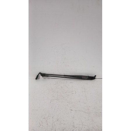 Recambio de brazo limpia delantero izquierdo para peugeot 107 (pm_, pn_) 1.4 hdi referencia OEM IAM 8116GZ  